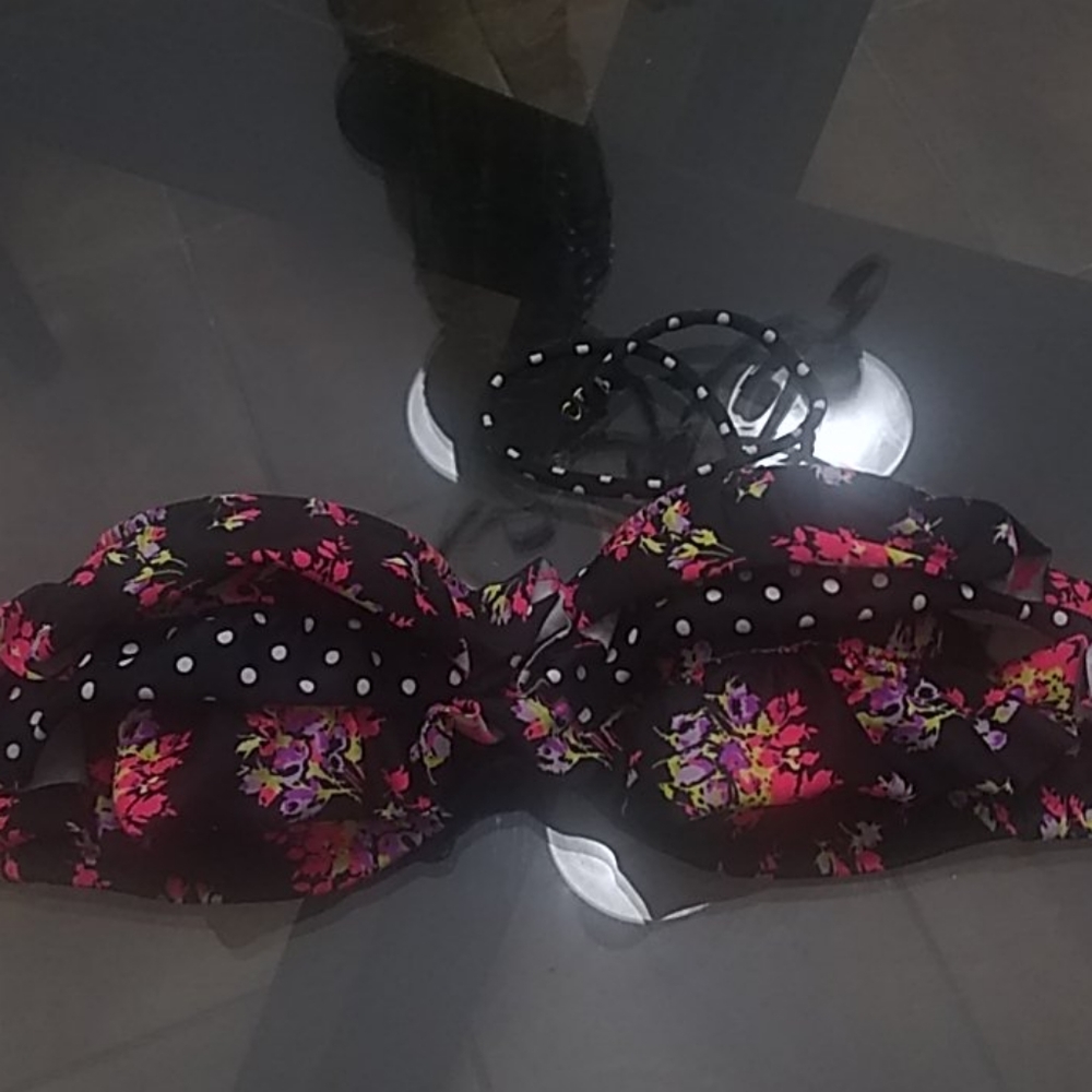 Victoria's Secret bikini swim top